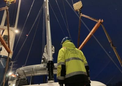 Supervision levage catamaran Sunreef par un LoadMaster